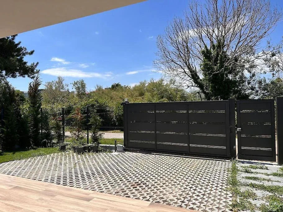 Villa Garbisa Al Lido Di Venezia Italy